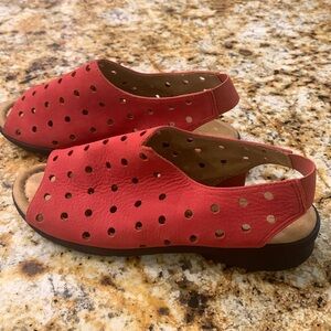 Comfortiva Red Petal Suede Comfort Sandals - 7W